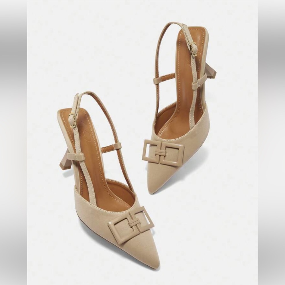 NWOT SIZE 41 approx 9.5 Designer Inspired Look for Less Elegant Nude Heels
